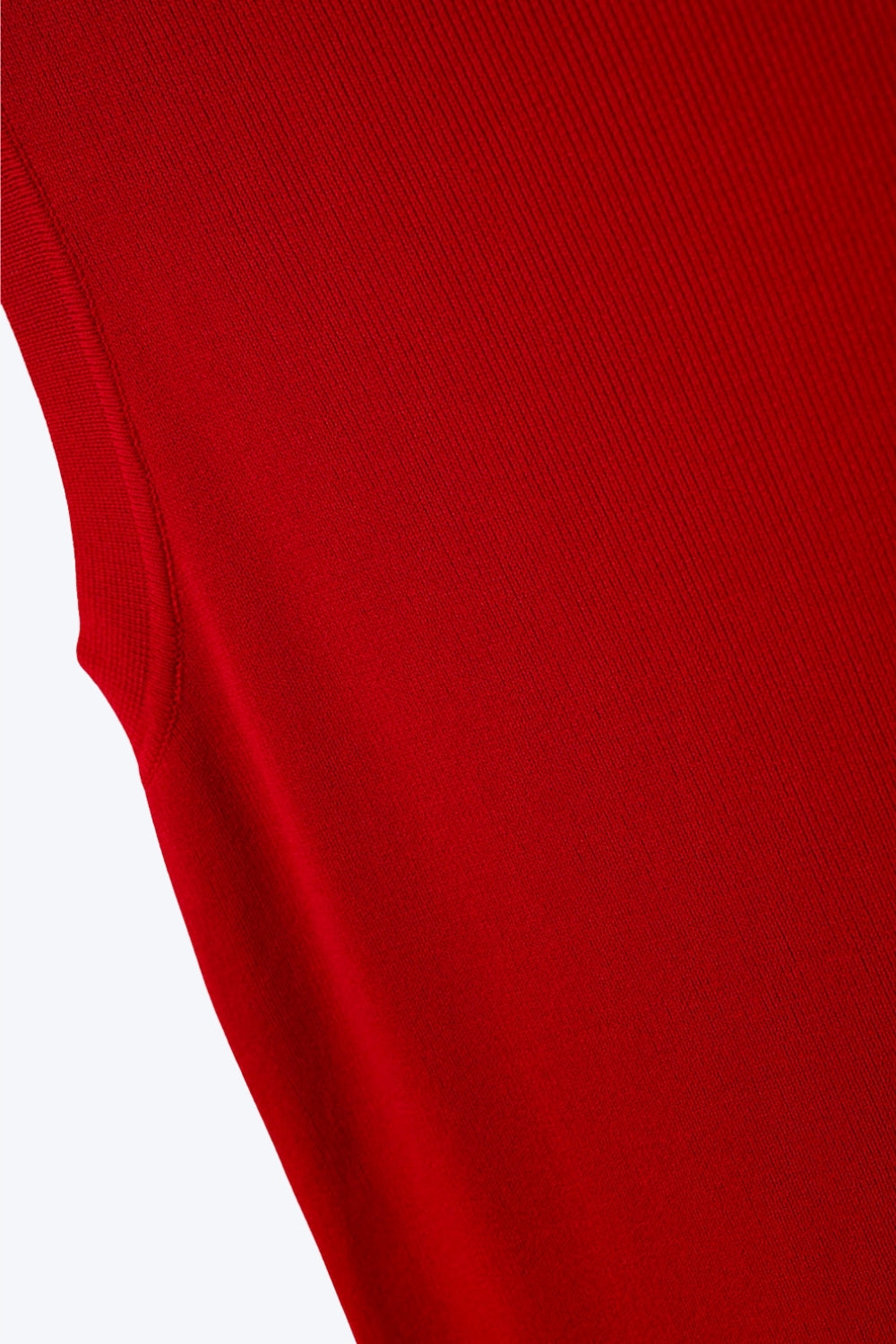 Camisola com gola redonda com nervuras em vermelho rubi