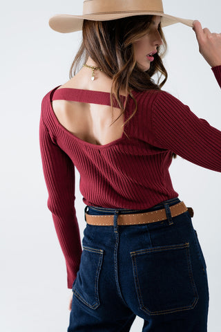 camisola com nervuras bordeaux aberta nas costas