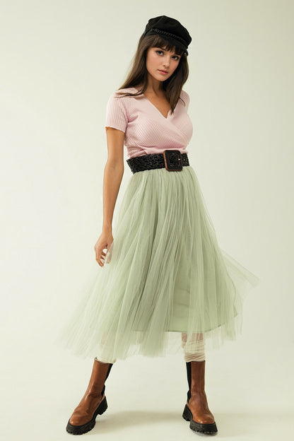 Camisola cor-de-rosa com frente cruzada e decote em V