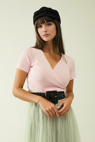 Camisola cor-de-rosa com frente cruzada e decote em V