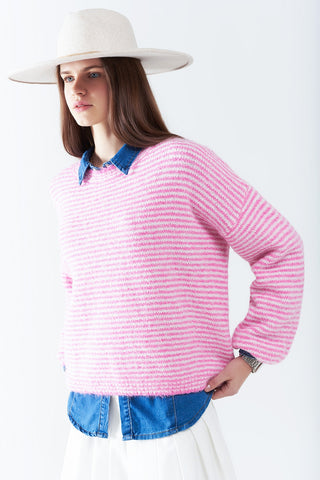 Camisola cor-de-rosa com riscas brancas