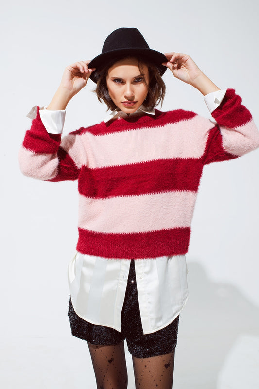 Q2 Camisola cor-de-rosa com riscas e gola redonda