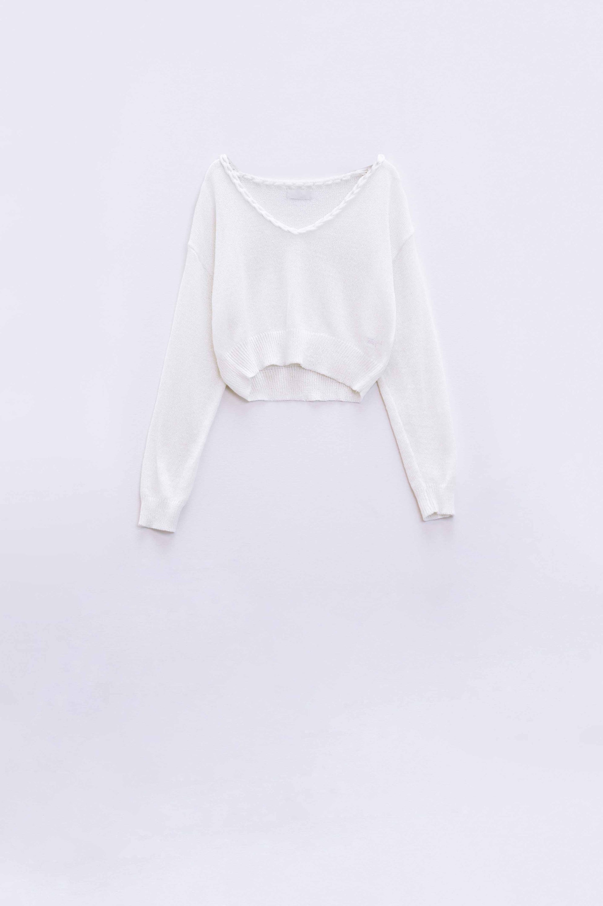 Q2 Camisola creme com decote em V largo e pormenores en