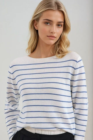 Camisola creme com riscos azuis em malha fina