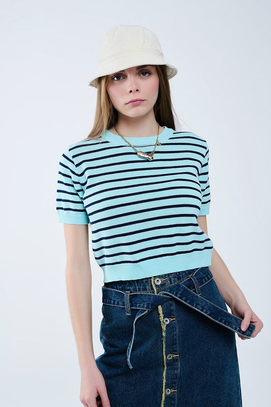 Q2 Camisola Crop Verde Menta com Riscas Azul Marinho
