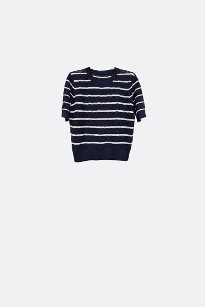 Q2 Camisola de malha aberta azul-marinho com mangas curtas e riscas brancas