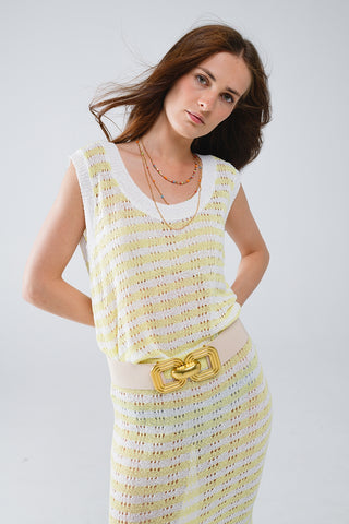 Camisola de malha aberta com corte às riscas e sem mangas em amarelo e branco