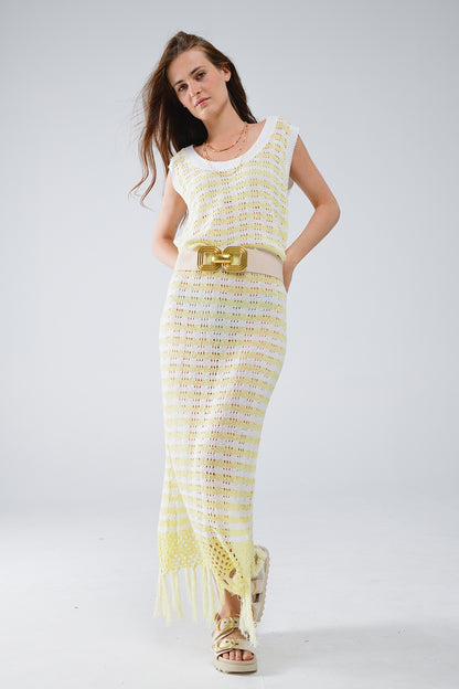 Camisola de malha aberta com corte às riscas e sem mangas em amarelo e branco