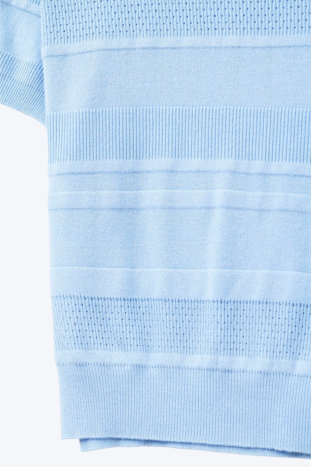 Camisola de malha com riscas texturadas em azul