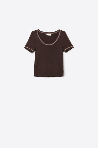 Q2 Camisola de malha fina Em castanho Com costura prateada no pescoço redondo