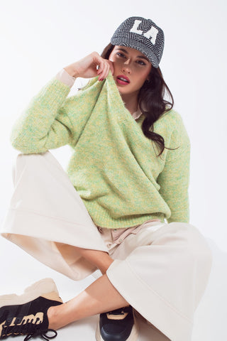 Camisola de malha fofa verde com decote em V
