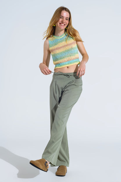 Camisola de malha multicolor sem mangas com riscas e decotes em gola redonda