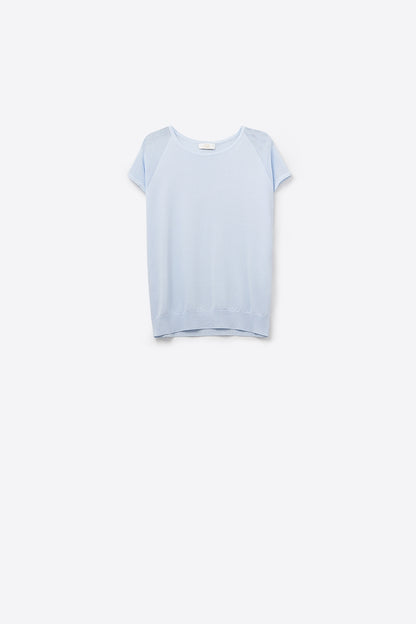 Q2 Camisola de manga curta azul bebé com malha no ombro