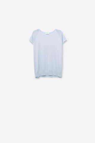 Camisola de manga curta azul bebê com malha no ombro