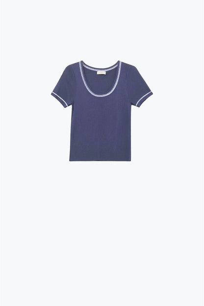 Camisola de manga curta em azul-marinho com costura prateada no pescoço redondo