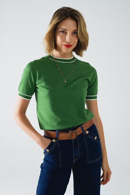 Q2 Camisola de manga curta verde com pormenor de linha branca