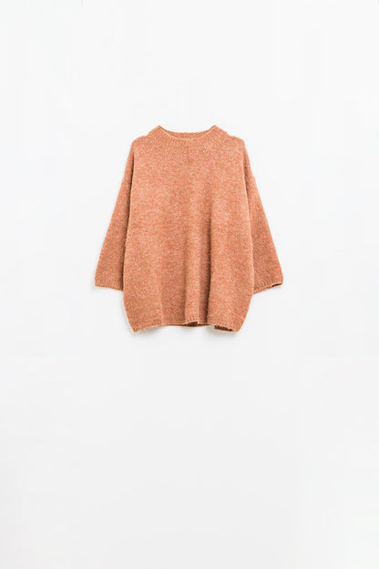 Camisola descontraída com manga francesa e gola redonda em camel