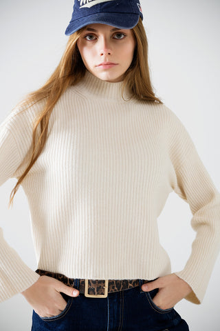 Camisola descontraída de gola alta com nervuras em creme