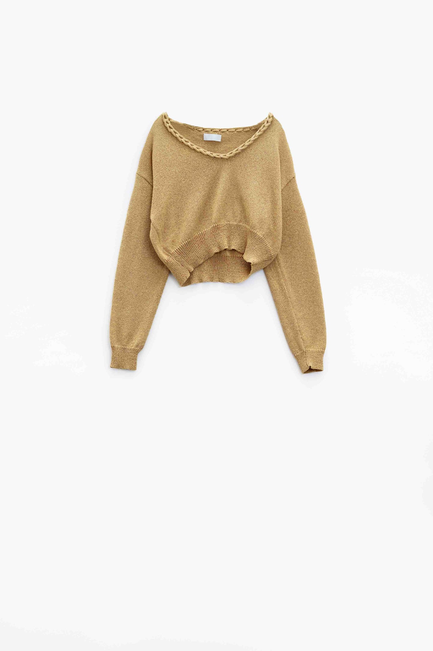 Camisola leve com decotes em V largo e detalhes entrançados em dourado