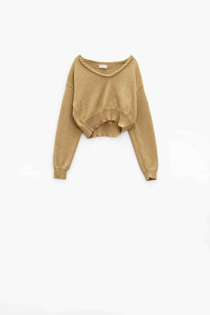 Camisola leve com decotes em V largo e detalhes entrançados em dourado