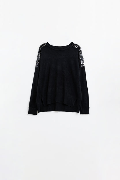 Camisola preta de mangas compridas com lantejoulas nos ombros