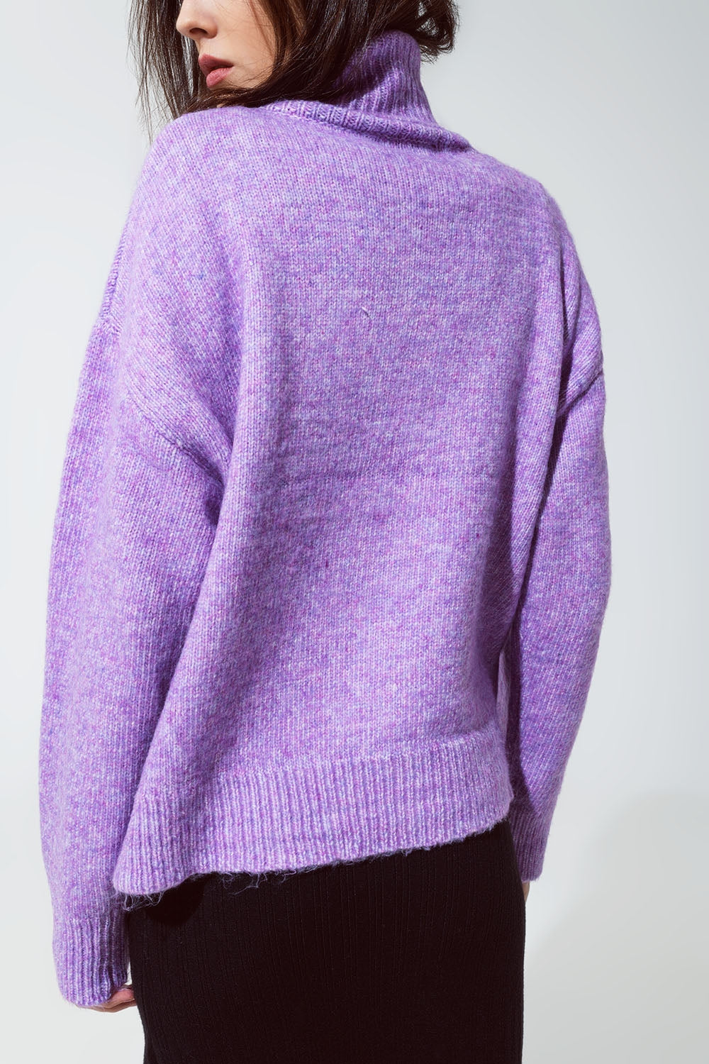 Camisola roxa com gola alta