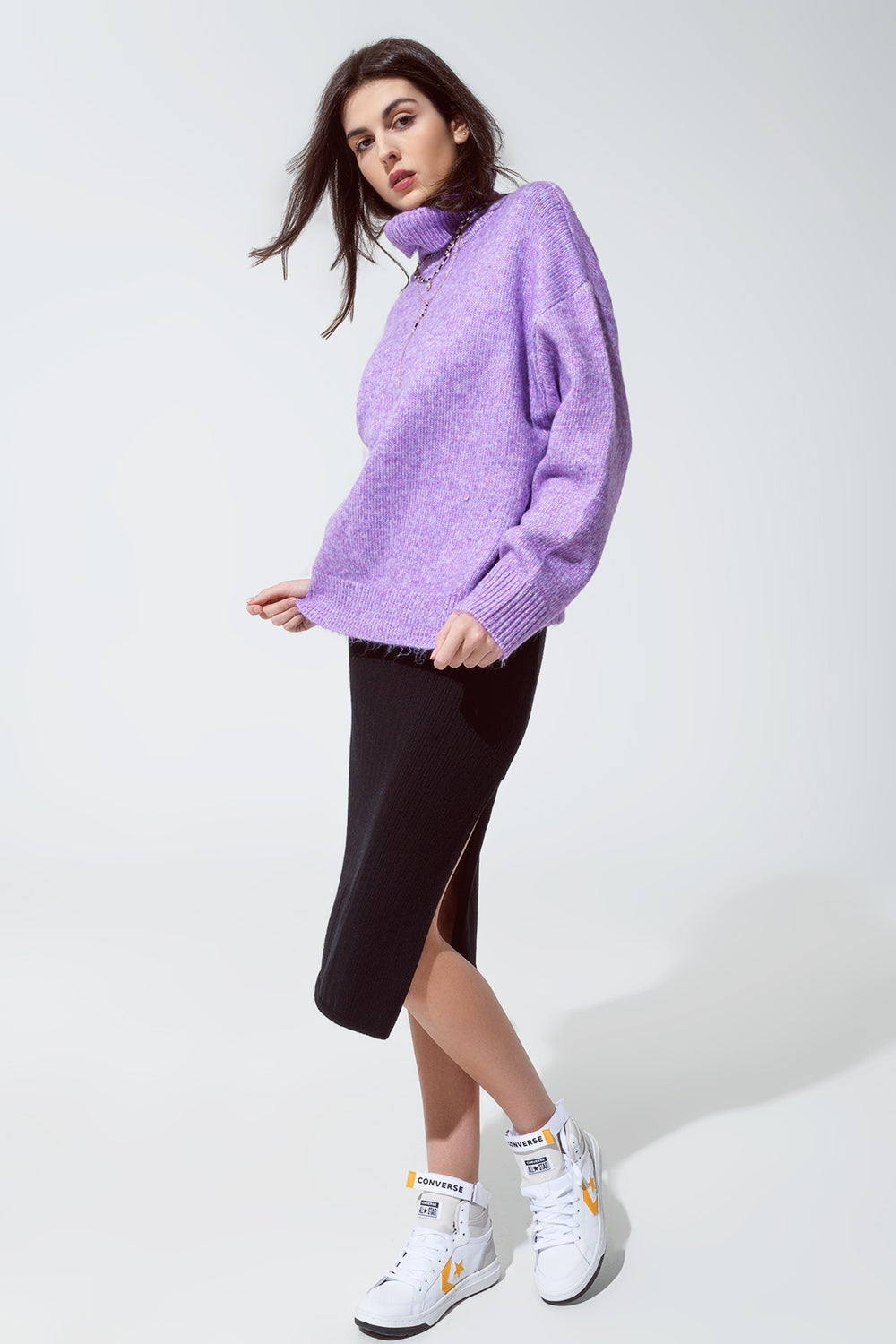 Camisola roxa com gola alta