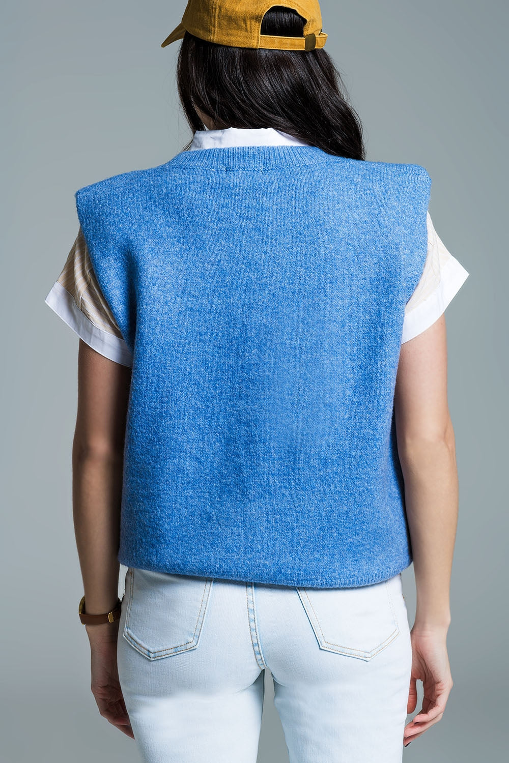 Camisola sem mangas em azul com corações de lantejoulas prateadas