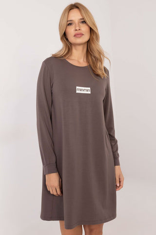 Vestido curto casual oversized com mangas compridas