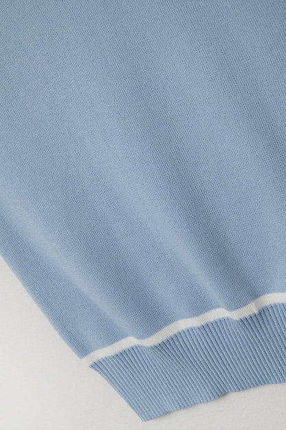 Colete Sem Mangas Azul com Detalhe de Linhas Brancas