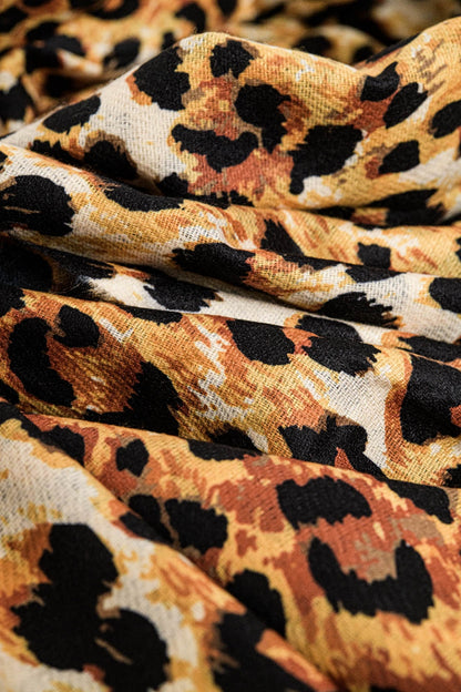 Cachecol de trama fina com estampa de leopardo em camelo