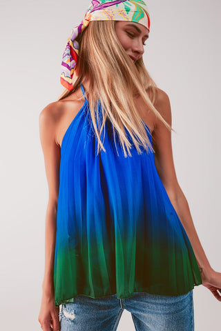 Top de gola alta com pregas em azul ombré