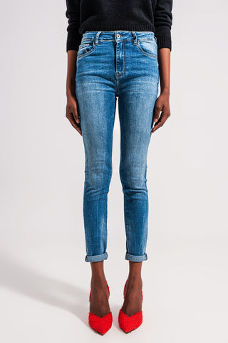 Calça jeans skinny elástica de cintura alta em azul médio