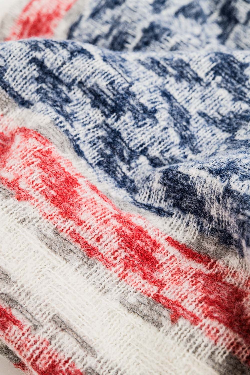 Cachecol americano estilo pied-de-poule em branco, vermelho e azul