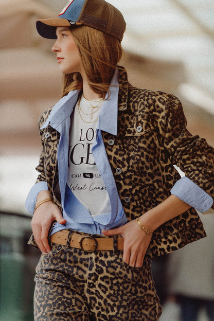 Q2 Jaqueta Marrom com Estampa de Leopardo em Tecido Denim