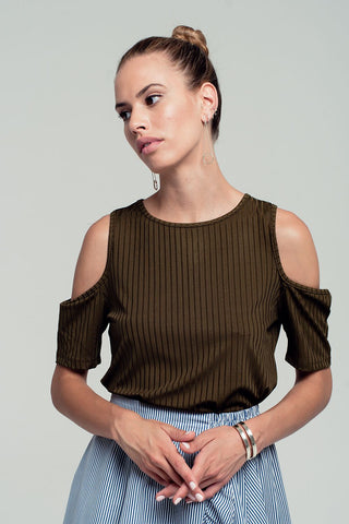 Blusa cáqui com ombros descobertos