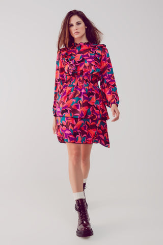 Vestido curto com babados em camadas em fúcsia floral