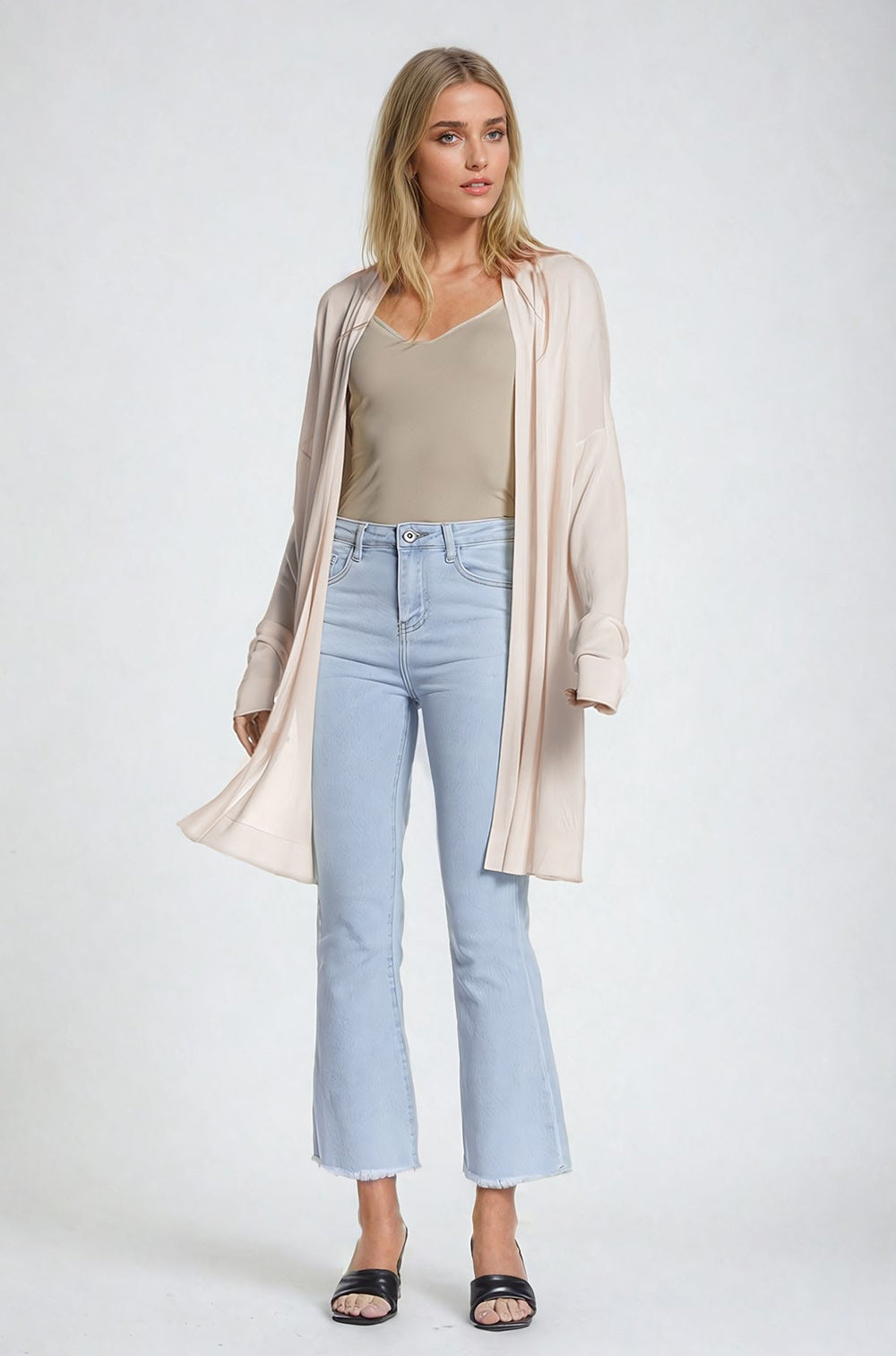 Cardigan maxi aberto bege manga comprida