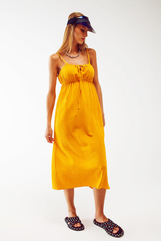 vestido longo amarelo de verão com alças e cintura franzida