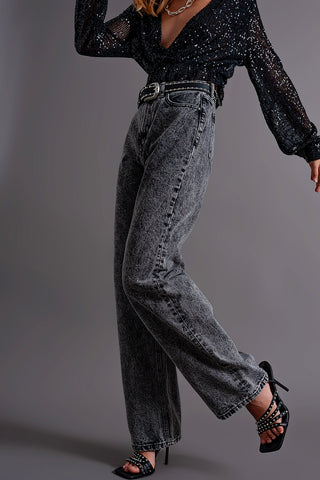 Mom jeans com cintura alta na cor preta