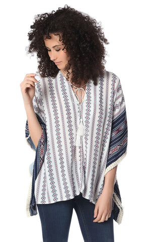 Top poncho azul marinho grande com estampa tribal
