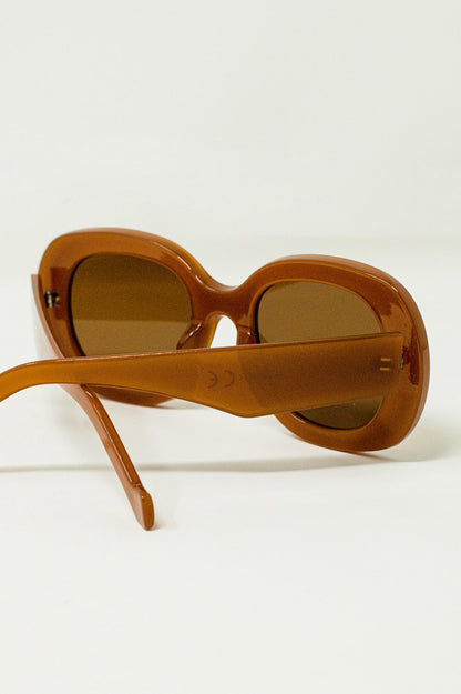 Óculos de sol circulares oversized em marrom