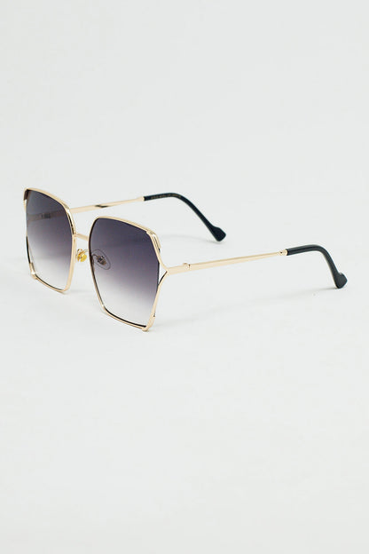 Óculos de sol quadrados grandes de metal com lentes pretas degradê
