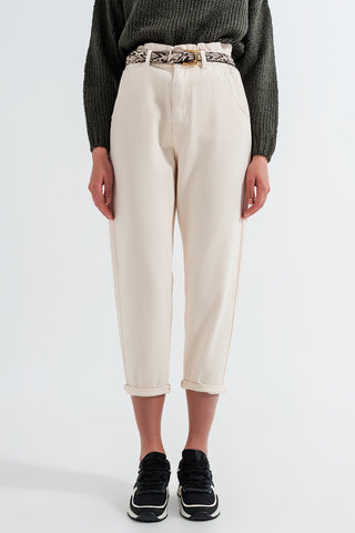 Calça jeans reta com cintura paperbag na cor creme