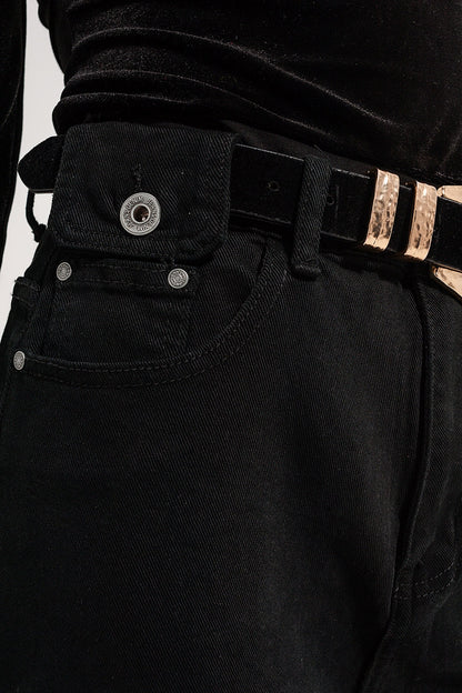 Jeans com detalhe de bolso em preto