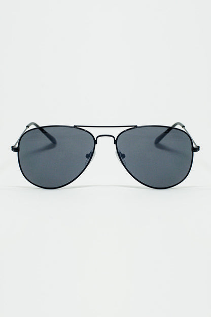 Q2 Retro Aviator SunglassesWith Smoke Lense in Black