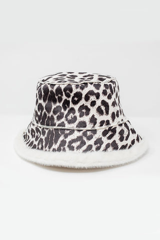 Reversible bucket hat in leopard print in ecru