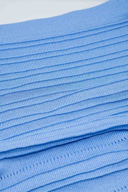 Saia lápis midi de malha em azul claro