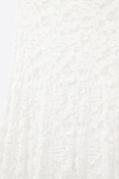Saia longa de renda branca com design floral