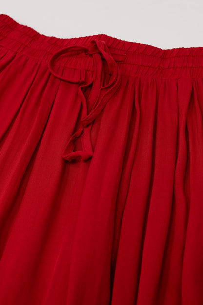 Saia maxi em tecido fluido vermelho com cintura elástica